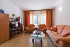 cdr297_living_02